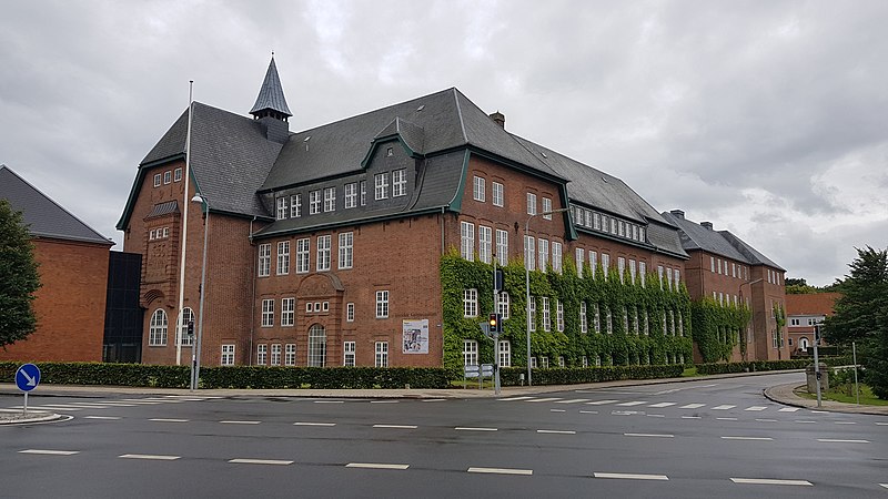 Nogen kig ind Væsen Tønder Gymnasium - Wikipedia, den frie encyklopædi