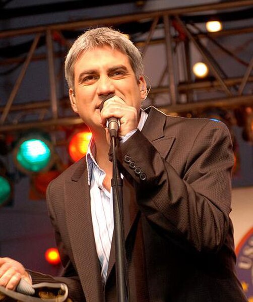 Image: Taylor Hicks cropped