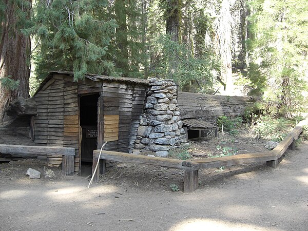 Tharp's Log, a cabin formed out of a hollowed-out giant sequoia log