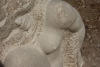 «Սկիզբ», քանդակագործ՝ Միհրան Հակոբյան, մարմար, 105x135x70 սմ, Ստեփանակերտ