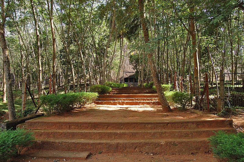 File:Thirunanthikarai rock-cut cave temple, Kanyakumari district.jpg