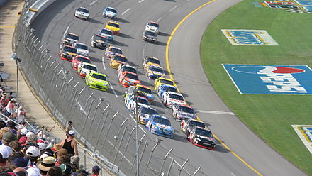 Гонки на стадионе. Talladega Superspeedway. Трасса наскар. Гонки наскар tri Oval. Наскар круг.