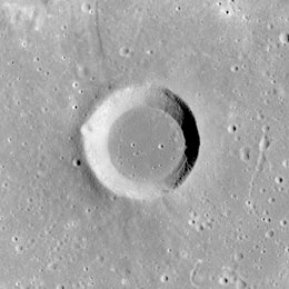 Cratère Tolansky AS16-M-2821.jpg