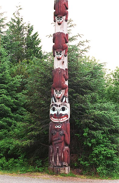 File:Totem pole (js) 4.jpg