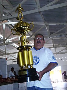 Técnico iraniano sofre ataques xenófobos em estreia de campeonato e  renuncia ao cargo