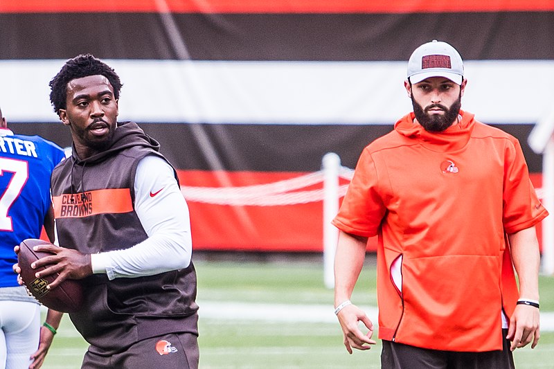 File:Tyrod Taylor and Baker Mayfield (43568562904).jpg