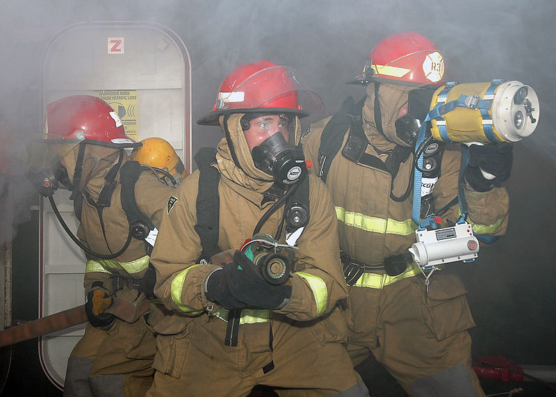 File:US Navy 070925-N-8403A-009 Sailors fight a simulated class bravo fire during a general quarters drill aboard Nimitz-Class aircraft carrier USS George Washington (CVN 73).jpg