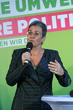 Ulrike Lunacek Wahlkampfauftakt Grüne Nationalratswahl 2013 Österreich 2.jpg