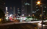 夜の梅田新道交差点