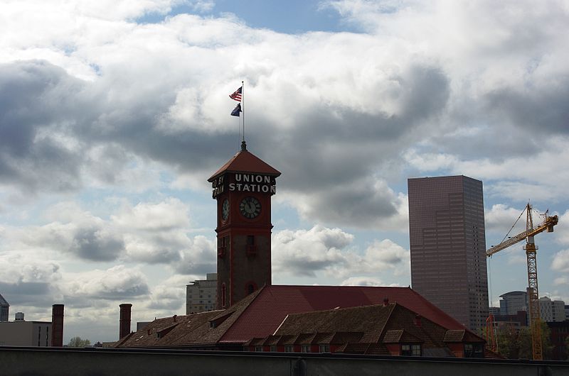 File:Union Station tower and US Bancorp Tower - Portland, Oregon.JPG