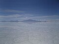 Vista del Volcán Tunupa desde el Salar de Uyuni