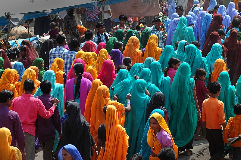 File:WOMEN IN COLOUR.jpg