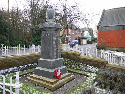 War Memorial, Clara Vale - geograph.org.uk - 2213658