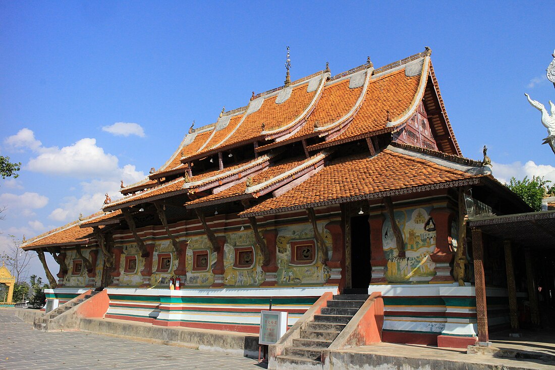 File:Weihan Manduan Temple Menghai.jpg