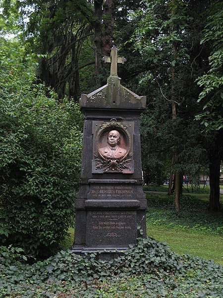 Wiesbaden Alter Friedhof Grab Fresenius