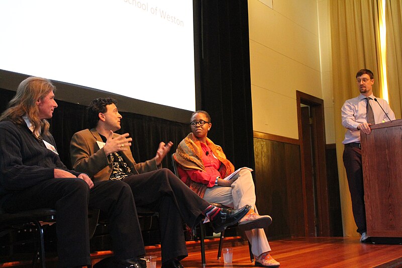 File:Wikipedia panelists at Hewlett Foundation meeting, 2015 (2).JPG