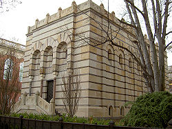 The Moorish "Tomb" of Scroll and Key, one of the college's richest senior societies Yale-scroll-and-key.jpg