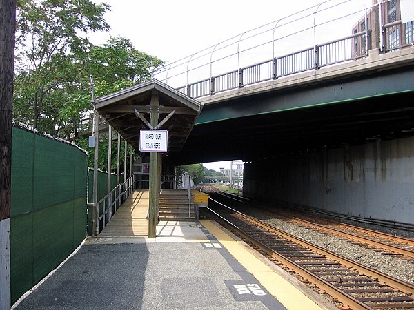 The 1990s-built "mini-high" platform at Yawkey (removed in 2013)