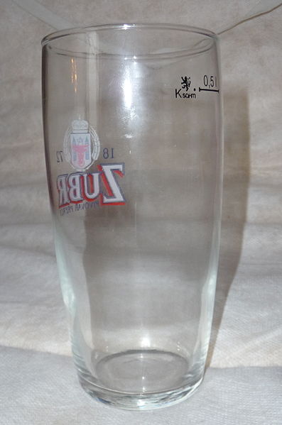 File:Zubr beer glass (2).jpg