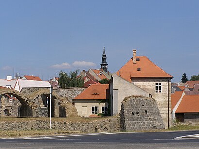 Jak do Lipý hromadnou dopravou - O místě