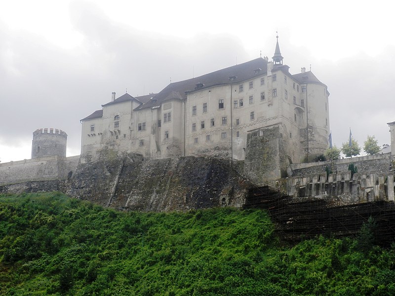 File:Český Šternberk Hrad.JPG