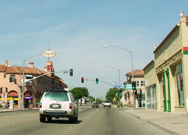File:11th_and_Central_Tracy_California_14-May-2006.jpg