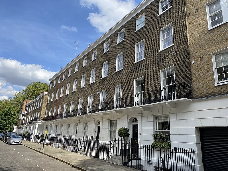 File:13-19 South Terrace, South Kensington, July 2023.jpg