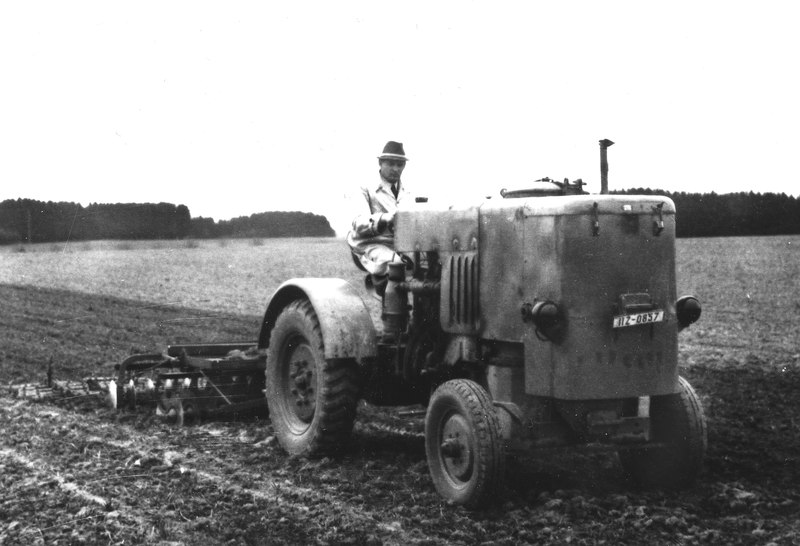 *** Fendt *** Lossy-page1-800px-1938_-_Holzgasgenerator_25PS.tif