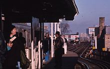 Station in 1999 19991210 12 CTA North Side L @ Belmont (7040689621).jpg