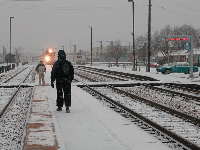 File:20030118 08 Metra @ Mont Clare (5594127198).jpg