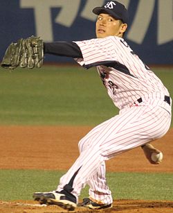 20130929 Yasuhiro Ogawa, Meiji Jingu Stadyumu'nda Tokyo Yakult Swallows'un atıcısı.JPG