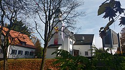 2016 10 28 Kirche Fahnen
