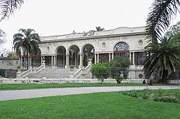 2016 Edificio del Hospital Italiano Umberto I, ubicado en la Av. Italia, Br. Gral. Artigas y Jorge Canning en Montevideo (Uruguay).jpg