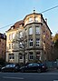 Mehrfamilienhaus einschließlich Einfriedung Sonnenbergstraße 17 in Stuttgart. Erbaut 1896 von Albert Schiller im Stil des Historismus. Geschützt nach ...