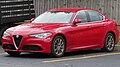 2018 Alfa Romeo Giulia Q4, front left view