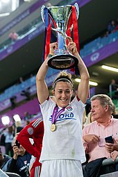Bronze celebrating winning the UEFA Champions League with Lyon in 2019 2019-05-18 Fussball, Frauen, UEFA Women's Champions League, Olympique Lyonnais - FC Barcelona StP 0154 LR10 by Stepro.jpg