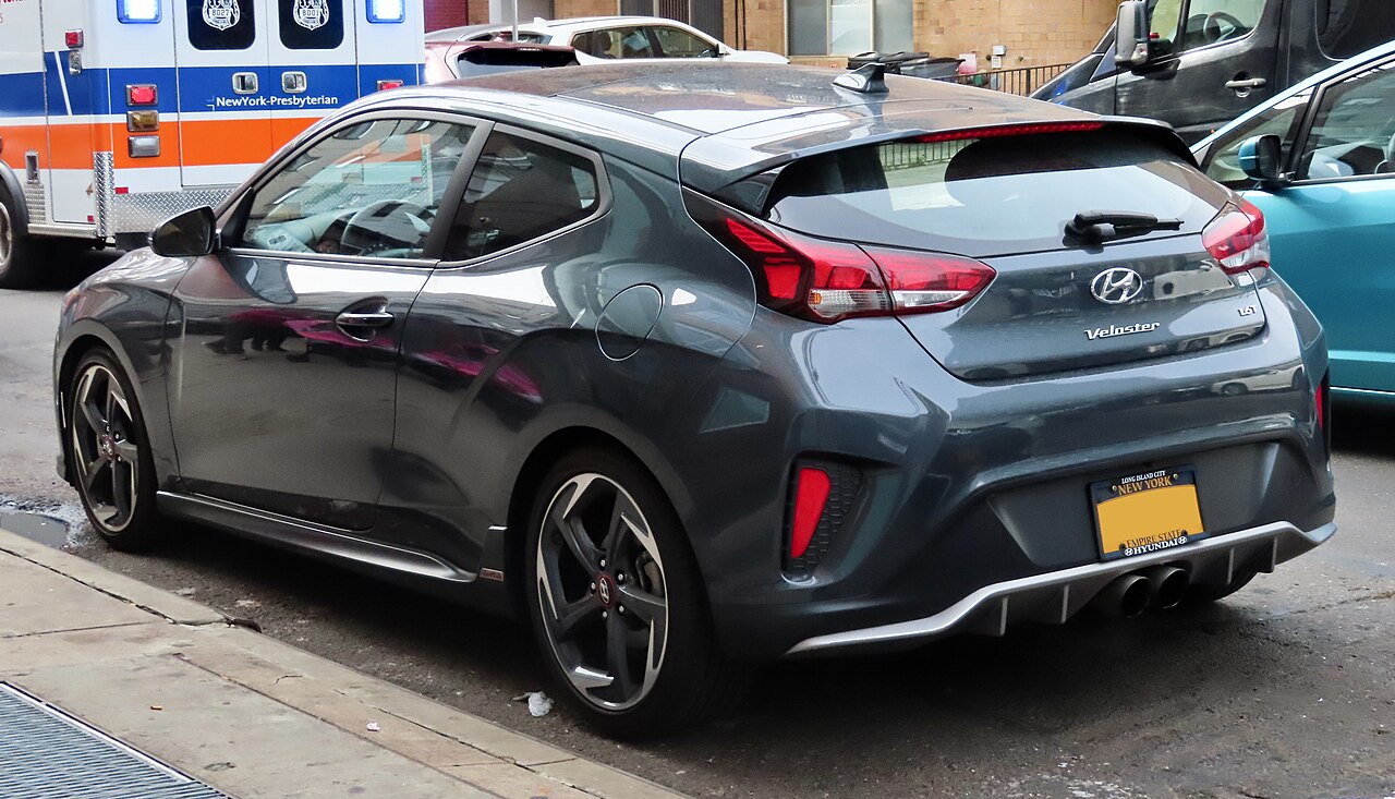 Image of 2019 Hyundai Veloster 1.6T, rear 11.9.19