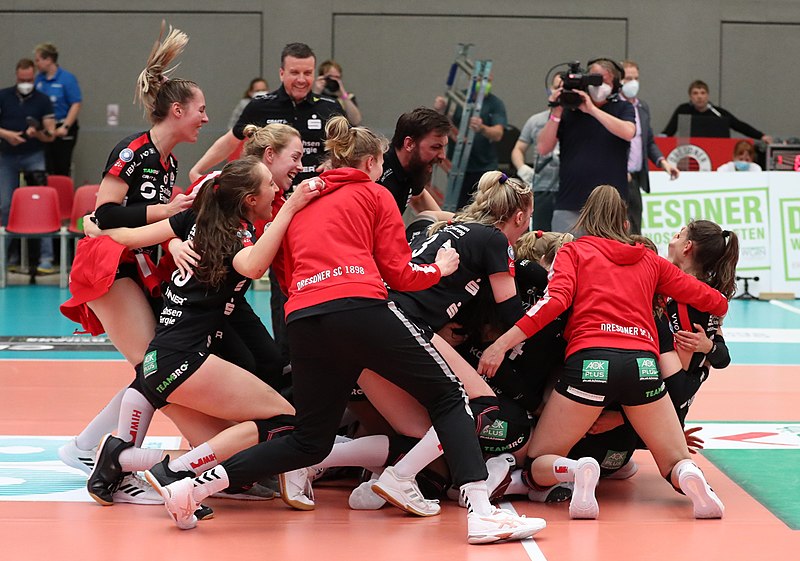 File:2021-04-24 Dresdner SC 1898 gegen Allianz MTV Stuttgart (Play-off-Finale Frauen Volleyball-Bundesliga) by Sandro Halank–256.jpg