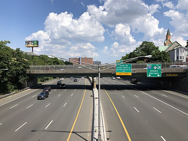 I-280 eastbound approaching the 1st Street exit in Newark