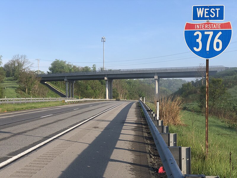 File:2022-05-15 07 36 00 View west along Interstate 376 (Beaver Valley Expressway) just west of Exit 36 in Brighton Township, Beaver County, Pennsylvania.jpg