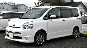 2nd generation Toyota Voxy.jpg