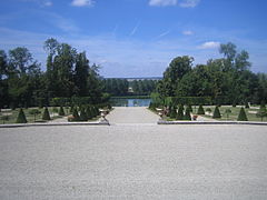 Le jardin (descente vers la Seine).