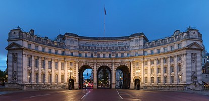 Admiralty Arch at dusk