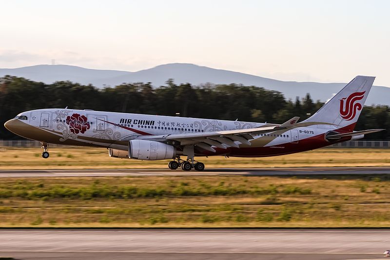 File:Air China (B-6075) Airbus A330-243 coming in from Shanghai - Pudong (PVG - ZSPD) @ Frankfurt International (FRA - EDDF).jpg