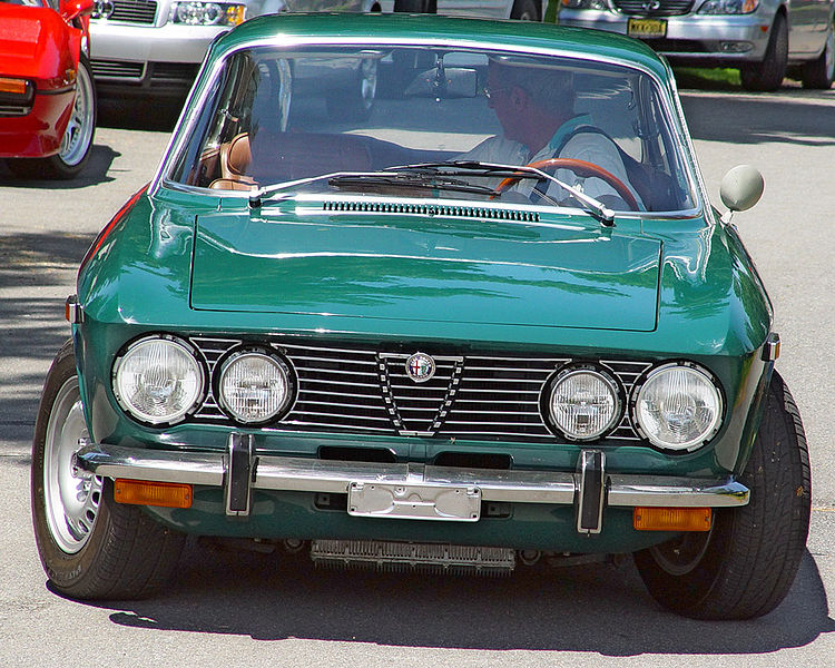 File:Alfa-Romeo-2000-GT-Veloce-Green-st.jpg