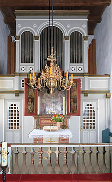 Orgel und Altar von St. Clemens (Nebel)‎