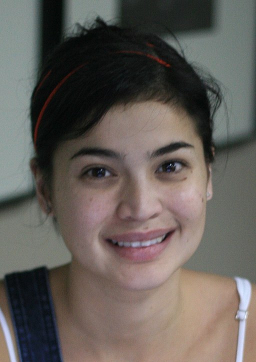 Anne Curtis, 2009 (cropped)