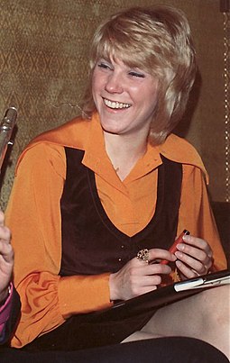 Anne Murray was one of several acts to spend five total weeks at number one in 1979. Anne Murray.jpg