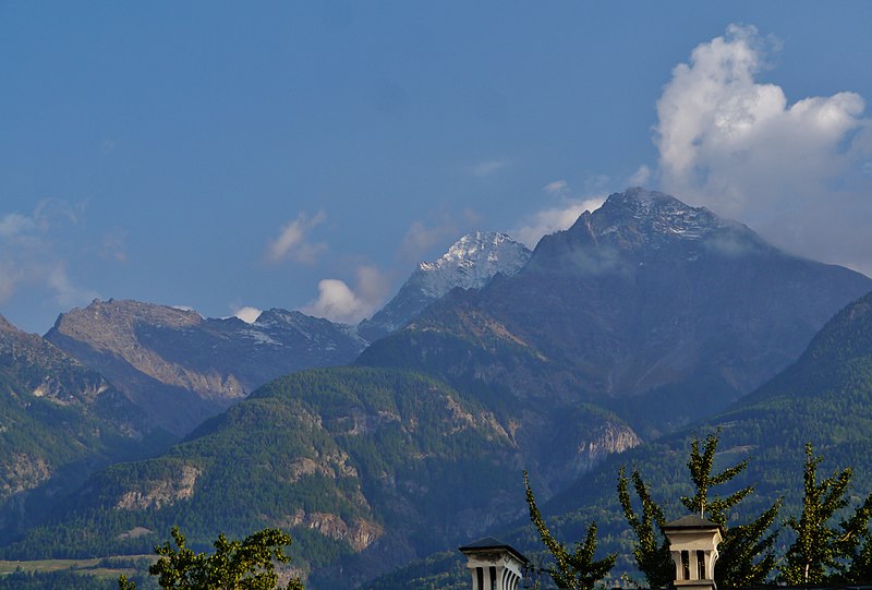 File:Aosta Monte Emilius 2.jpg