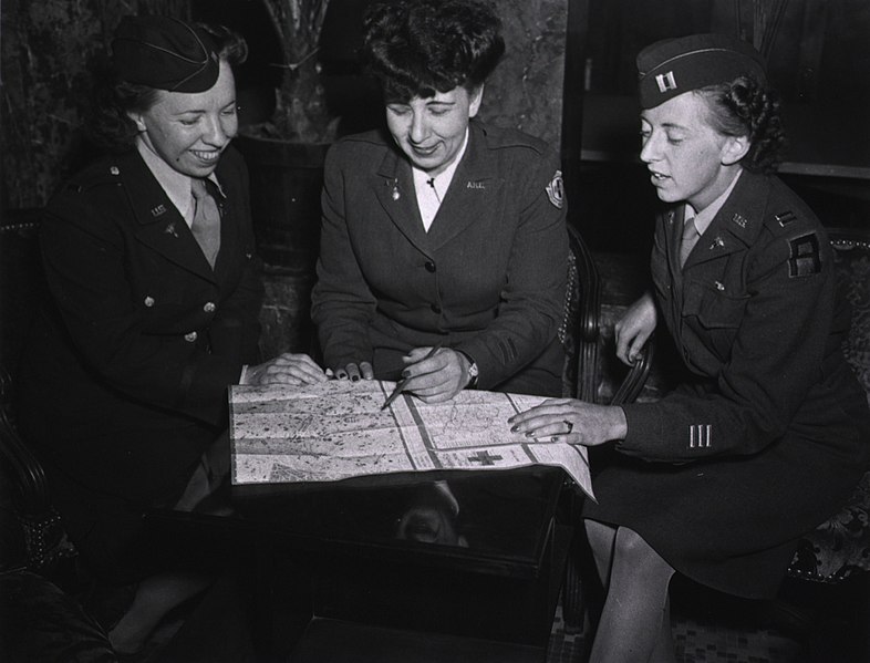 File:Army Nurses at the Women Officers' Club, Paris, France Nlm nlmuid-101443458.jpg